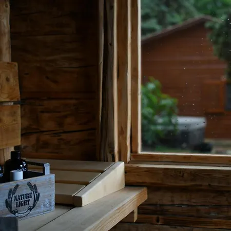아파트 Hilltop Hideout